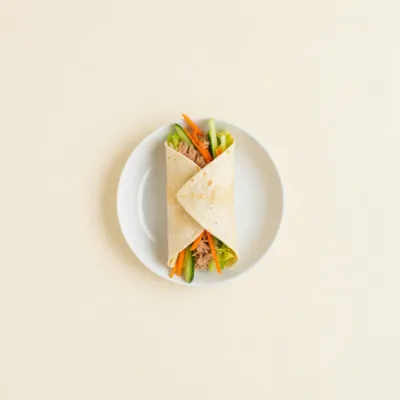 Wrap au thon et crudités