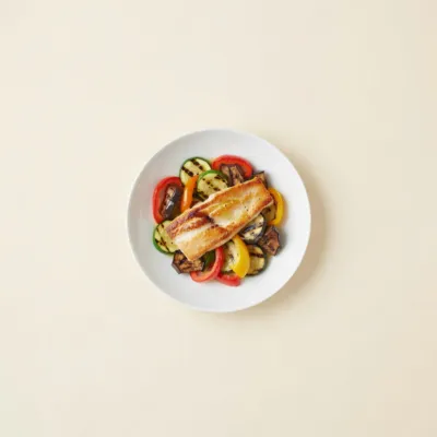 Merlu à la plancha et légumes grillés