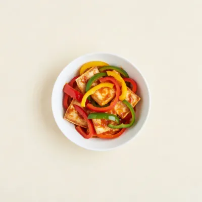 Tofu mariné sauté aux poivrons façon coréenne