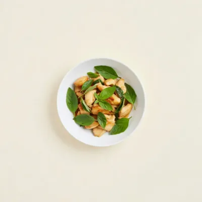 Poulet sauté au basilic thaï